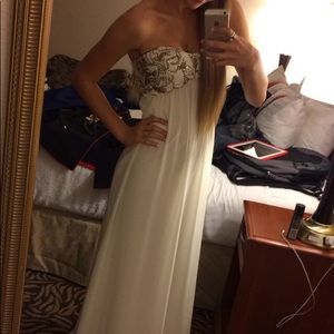 Floor length Prom/Formal Dress